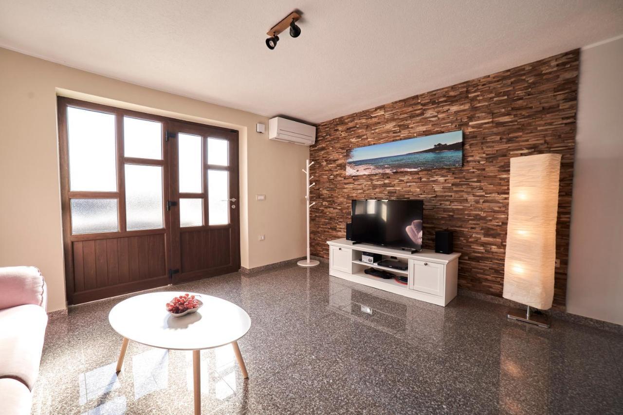 Haus Mila Villa Pavicini Dış mekan fotoğraf